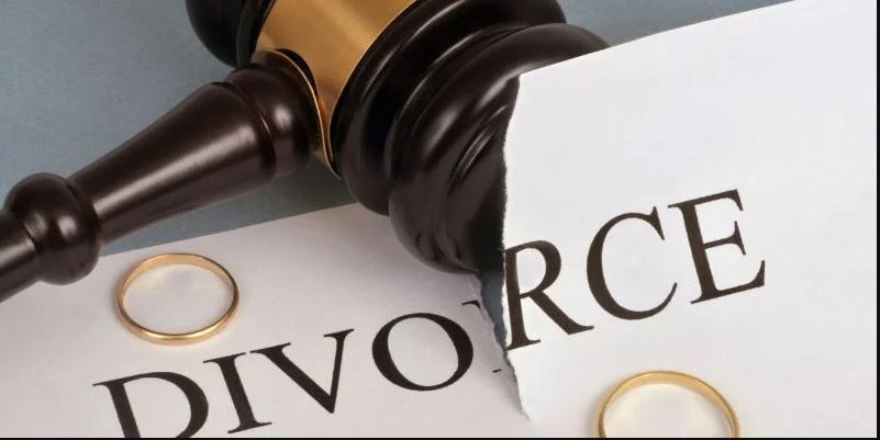 طلاق در دوران عقد از طرف زن